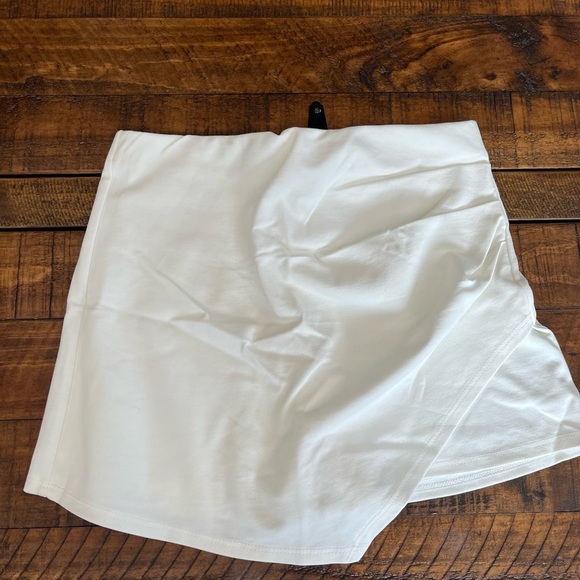 Windsor Under Wraps Asymmetrical Mini Skort - Picture 2 of 5